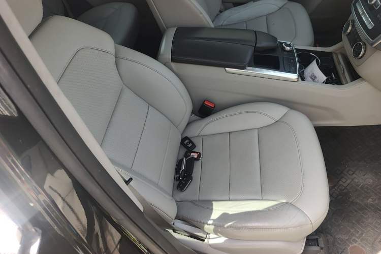 Used Mercedes-Benz M-Class 2014 ML 320 4MATIC
