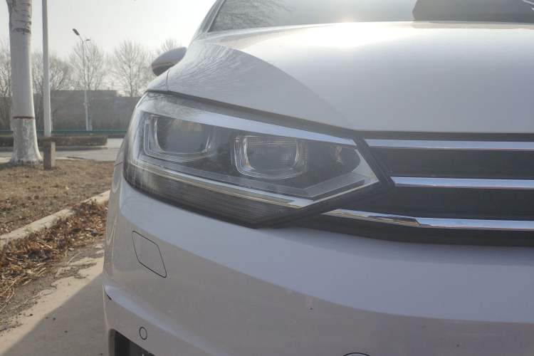 Used Volkswagen Touran 2018 Volkswagen Touran L 280TSI DSG Comfort Edition 6-seater