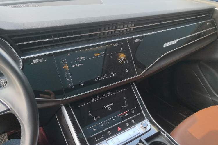 Used Audi Q7 2020 55 TFSI quattro S line sports model