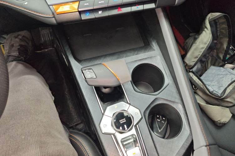 Used CHANGAN UNI-V 2022 1.5T Prestige Version Gear Lever