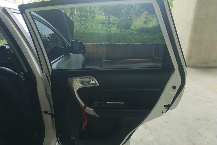 Used Haval H6 2015 Upgraded Model 1.5T Manual Two-Wheel Drive Elite Version