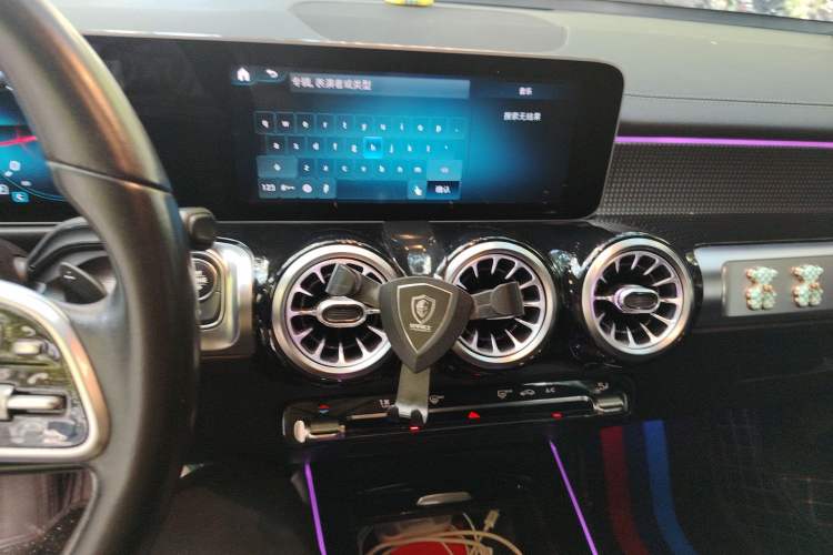 Used Mercedes-Benz GLB 2020 GLB 200 Dynamic Edition Audio And AC Panel