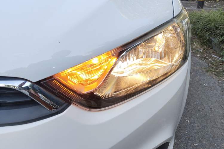 Used Chevrolet Aveo Sonic 2014 Sedan 1.4 SL MT Comfort Edition