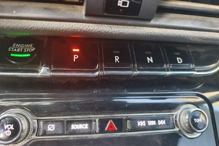 Used Lincoln Corsair 2021 2.0T Two-Wheel Drive Deluxe Edition Gear Lever