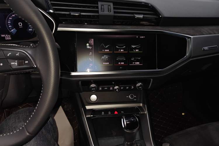 Used Audi Q3 2019 35 TFSI Fashion Dynamic Model