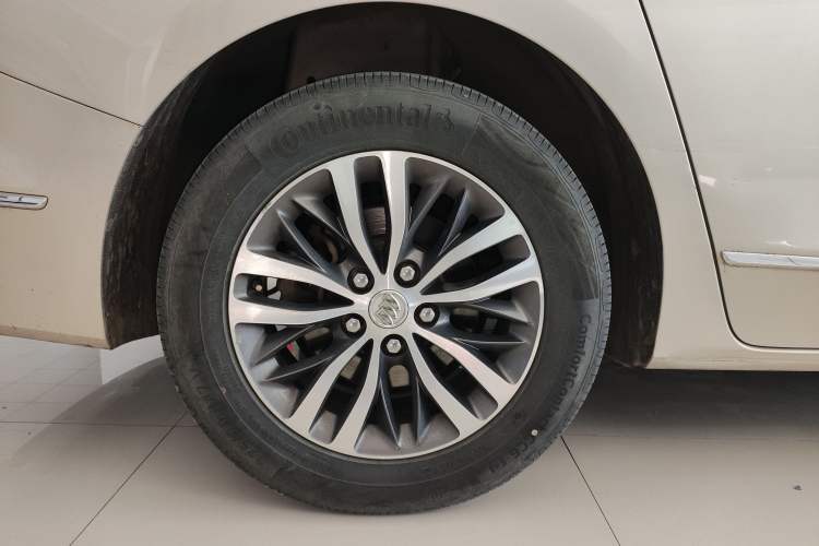 Used Buick GL8 2018 ES 28T Flagship Model China VI Standard Exterior 5