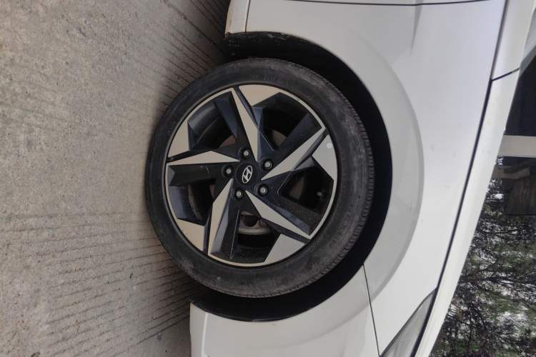 Used Hyundai Elantra 2021 240TGDi DCT LUX Prestige Edition Right Front Wheel Hub