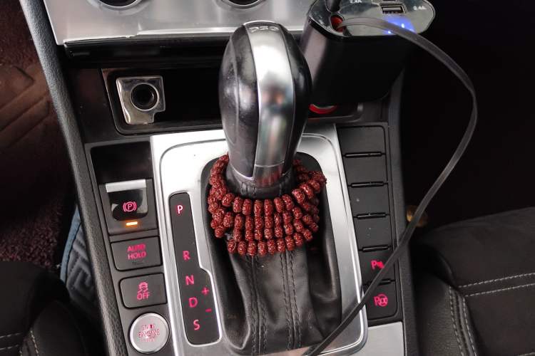 Used Volkswagen FAW-Volkswagen CC 2015 2.0 TSI Luxury Model Gear Lever