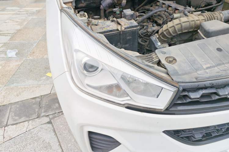 Used Wuling Hongguang S3 2019 Automatic Clutch Version 1.5L Manual Comfort Model China V Standard Right Front Headlight