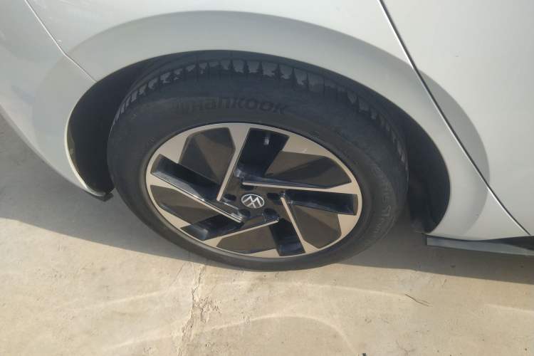 Used Volkswagen ID.3 2024 Outstanding Edition Right Rear Wheel Hub