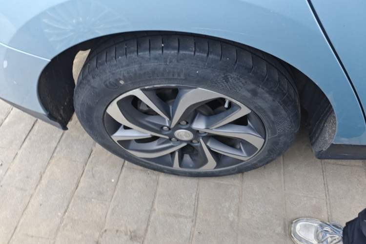 Used Buick Velite 6 2019 Connected Fashion Model
