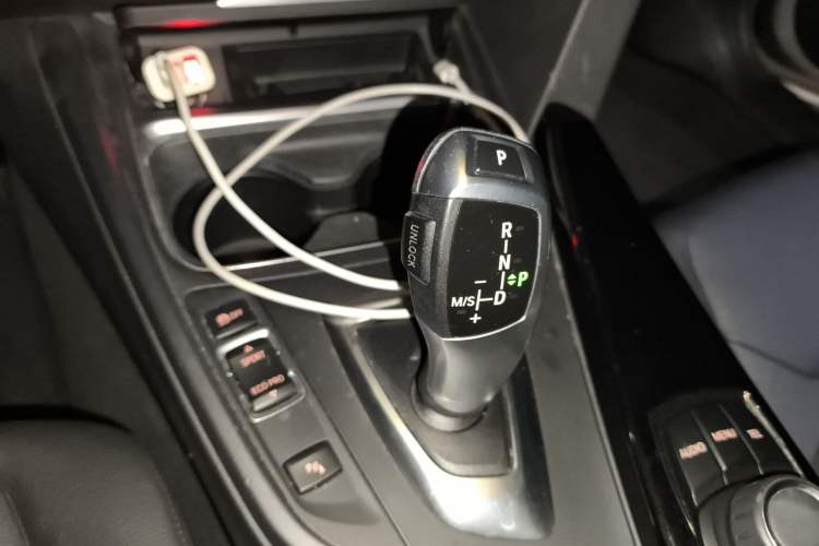 Used BMW 3 Series 2015 320Li Luxury Edition Fashion Model
