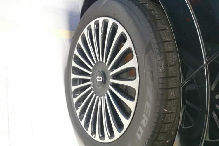 Used Hima AITO M9 2024 Range-Extended Ultra Version 42 kWh 6-Seater Model