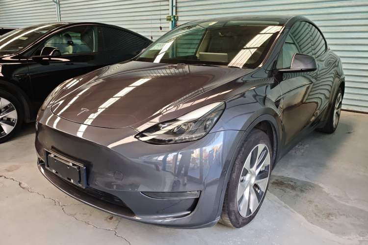 Used Tesla Model Y 2021 Long-Range All-Wheel-Drive Version