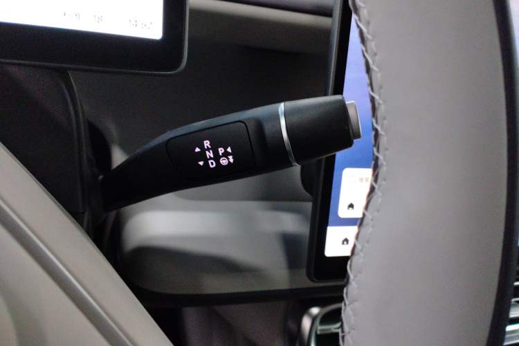 Used Leapmotor B10 2025 510 LiDAR Version Gear Lever