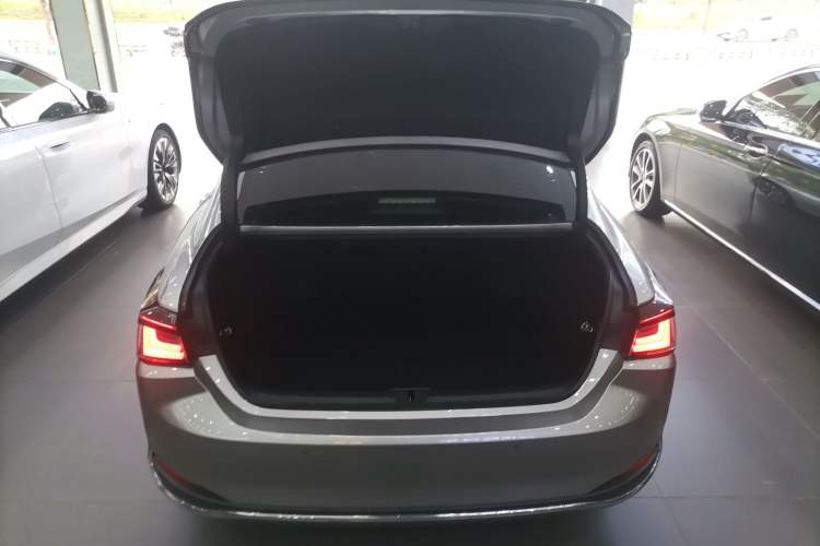 Used Lexus ES 2025 200 Premium Edition
