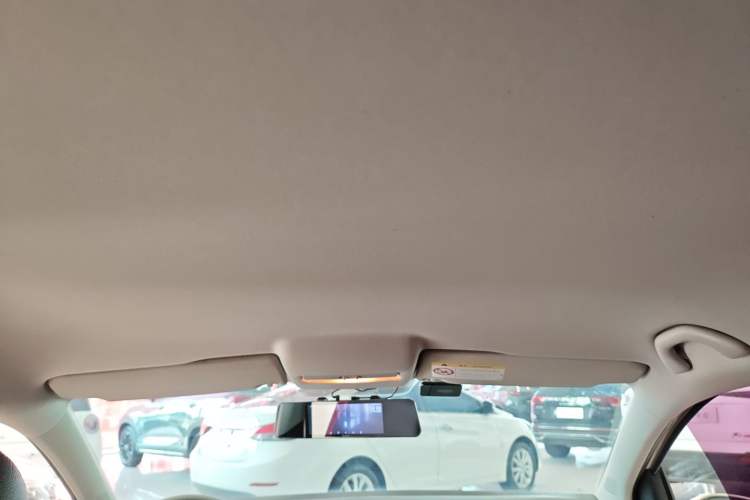 Used Volkswagen Polo 2016 1.4L Manual Fashion Model Headliner