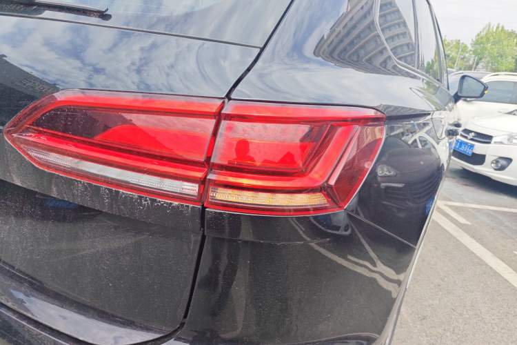 Used Volkswagen Touareg 2021 2.0 TSI Flagship Special Edition Right Rear Taillight