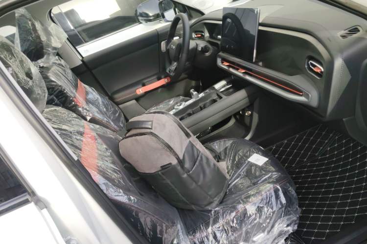 Used BAIC Off-Road BJ30 2026 Model Traveler 1.5T Hybrid Advanced Version