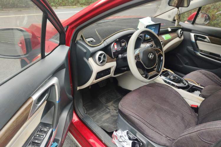 Used BAIC Beijing EU5 2018 R500 Smart Wind Edition