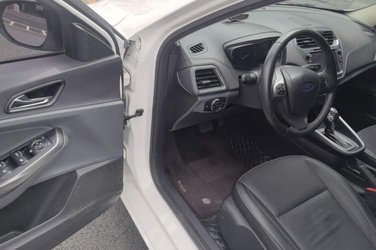 Used Ford Escort 2017 Happiness Edition 1.5L Automatic Fashion Version
