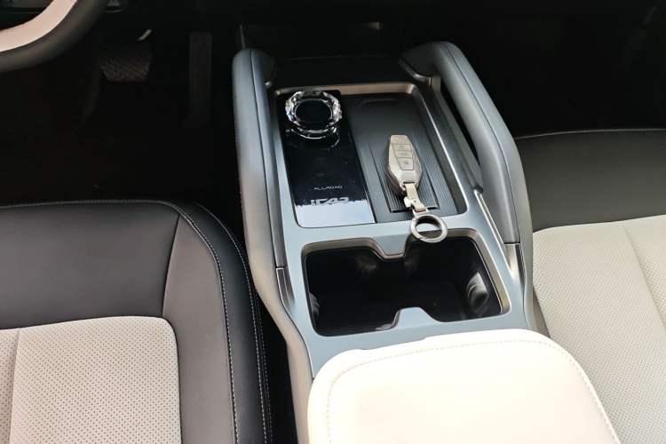 Used iCAR 03T 2024 520km Two-Wheel Drive Long-Range Version