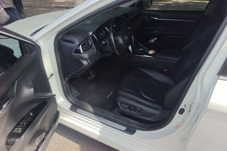 Used Toyota Camry 2018 2.0G Luxury Edition Driver Seat