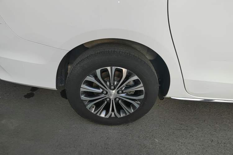 Used Buick GL8 2023 Land Executive Class Comfort Model