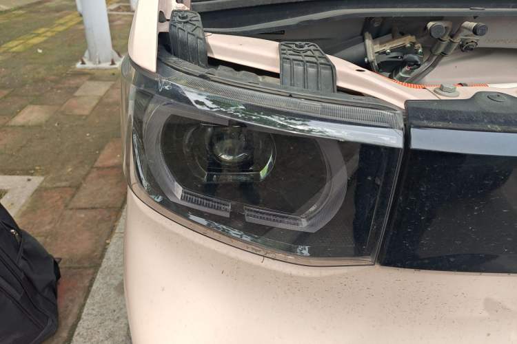 Used Wuling Hongguang MINIEV 2021 Macaron Premium Model – Lithium Iron Phosphate Right Front Headlight