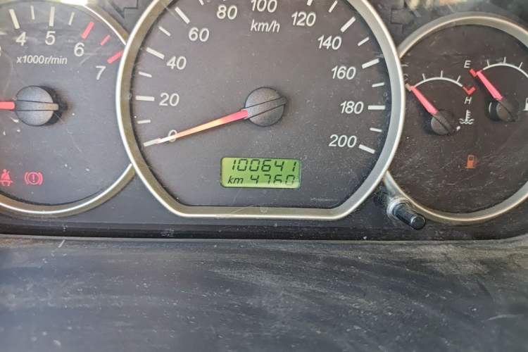 Used Wuling Hongguang 2013 1.5L Base Version Odometer Close Up