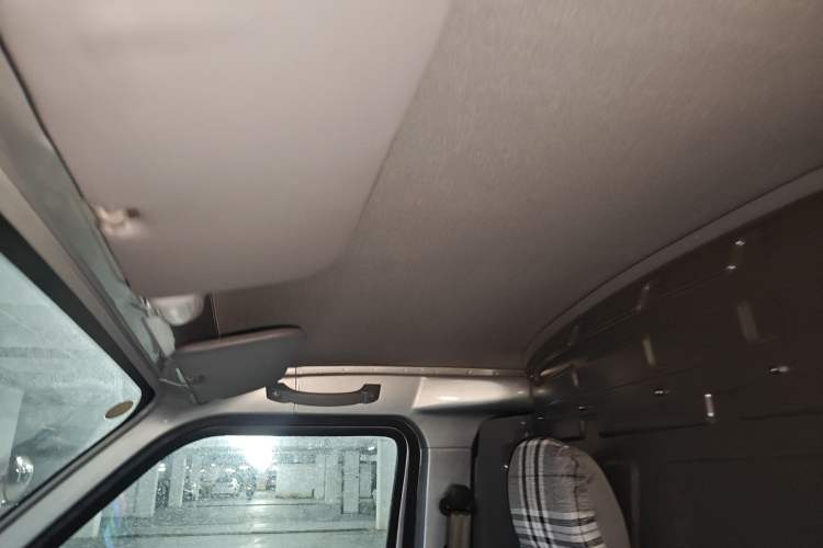 Used Wuling EV50 2022 Affordable Model Anchi with 35.904 kWh
