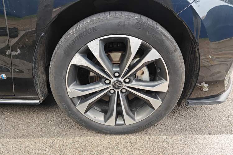 Used Toyota Granvia 2022 2.5L Hybrid Premium Edition
