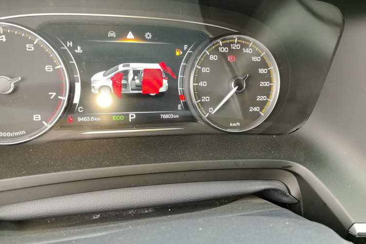 Used GAC Trumpchi M8 2021 Lingxiu Series 390T Deluxe Edition Odometer Close Up