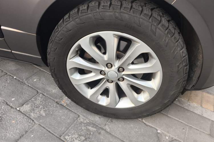 Used Land Rover Range 2015 3.0 SC V6 Vogue Right Front Wheel Hub