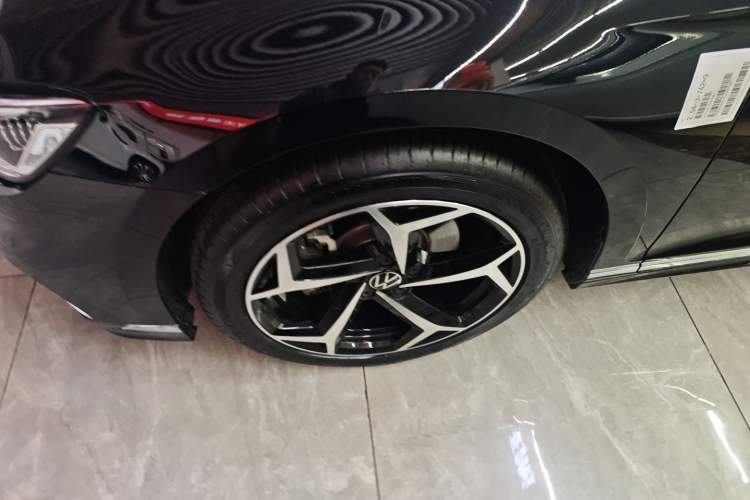 Used Volkswagen Magotan 2023 2 Million Units Limited Edition 330TSI DSG Leading Version Left Front Wheel Hub