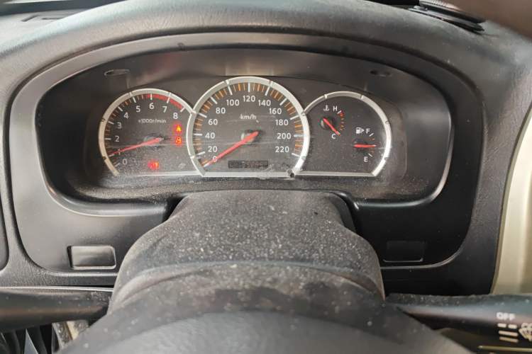 Used Nissan Paladin 2013 2.4L Two-Wheel Drive Standard Version China IV Standard