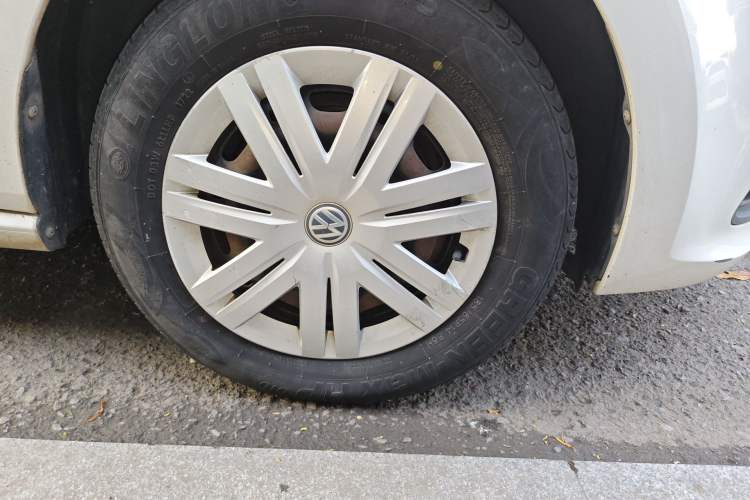 Used Volkswagen Polo 2016 1.4L Automatic Trendy Model Right Front Wheel Hub