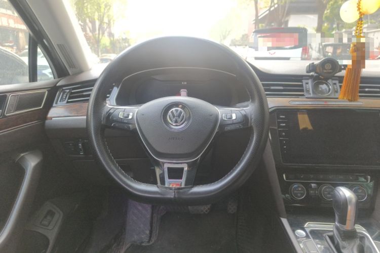 Used Volkswagen Magotan 2018 330TSI DSG Luxury Model Steering Wheel