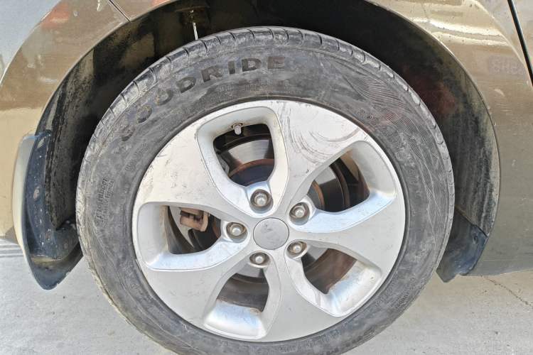 Used Kia Carens 2013 2.0L 7-Seater Automatic Comfort Edition China IV Standard