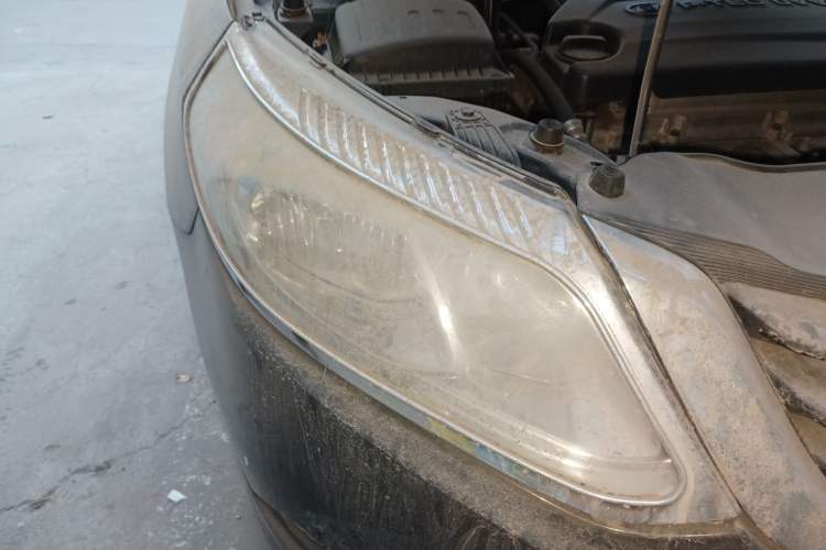 Used Baojun 630 2013 1.5L manual standard version
