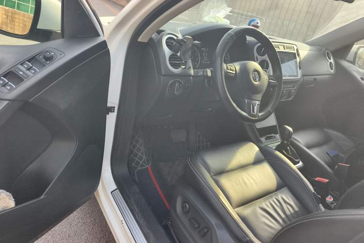 Used Volkswagen Tiguan 2016 280TSI Automatic Two-Wheel Drive Silk Road Comfort Edition Driver Seat