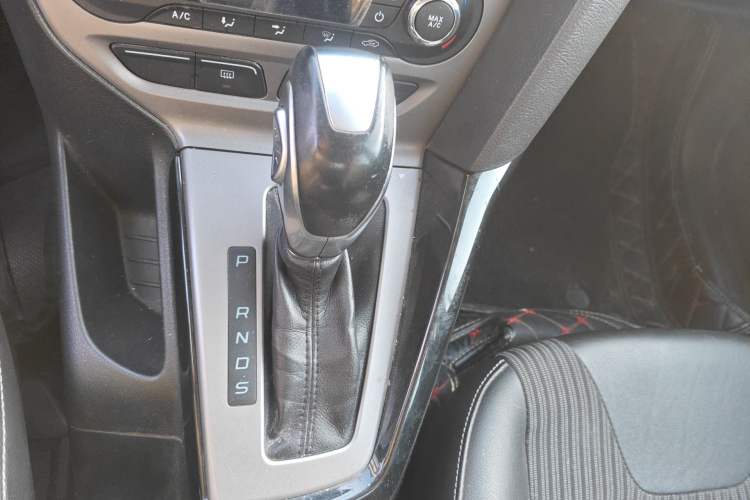 Used Ford Focus 2012 Sedan 1.6L Automatic Comfort Model Gear Lever