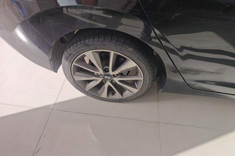 Used Hyundai Elantra (5th Generation / Langdong) 2015 1.6L Automatic Leading Model