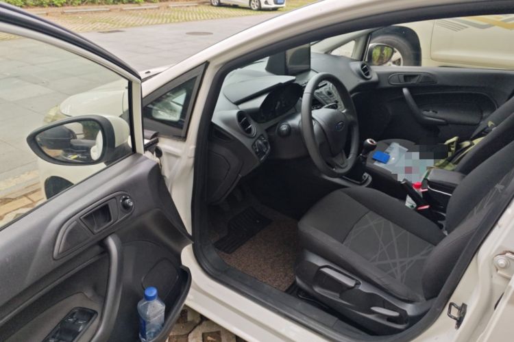 Used Ford Fiesta 2013 Sedan 1.5L Manual Fashion Edition
