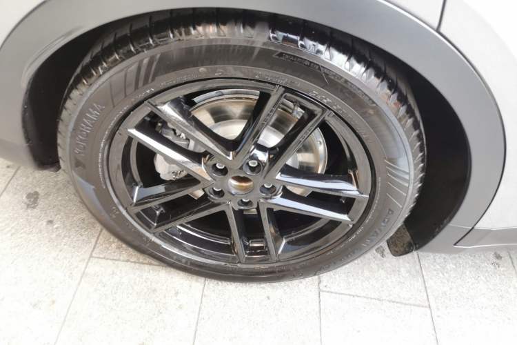 Used ONVO L60 2024 60 kWh All-Wheel Drive