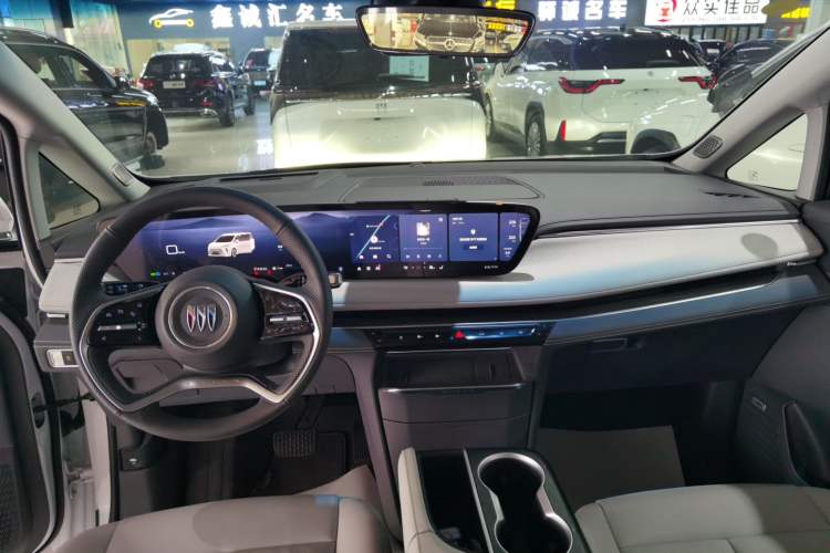 Used Buick GL8 2025 Lu Zun Deluxe Edition Center Console