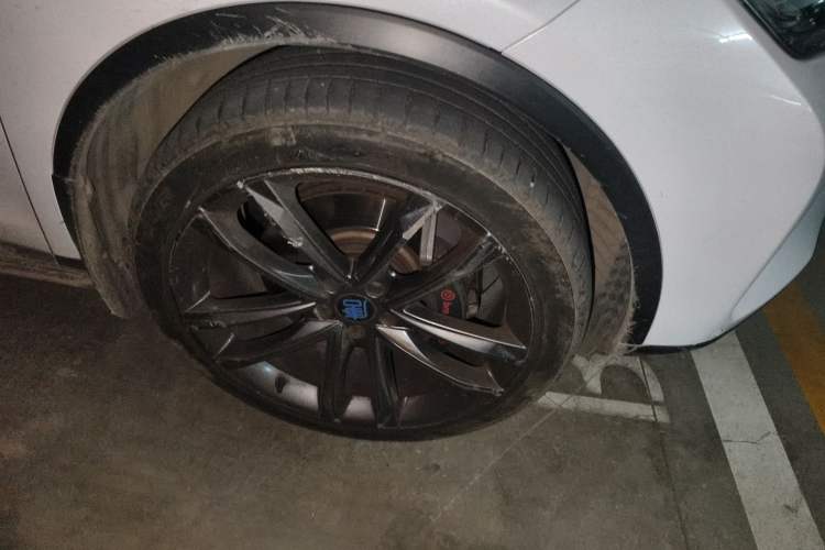 Used BYD Tang New Energy 2018 DM 2.0T All-Wheel Drive Smart Connectivity Luxury Model 7 Seats China V Emission Standard
