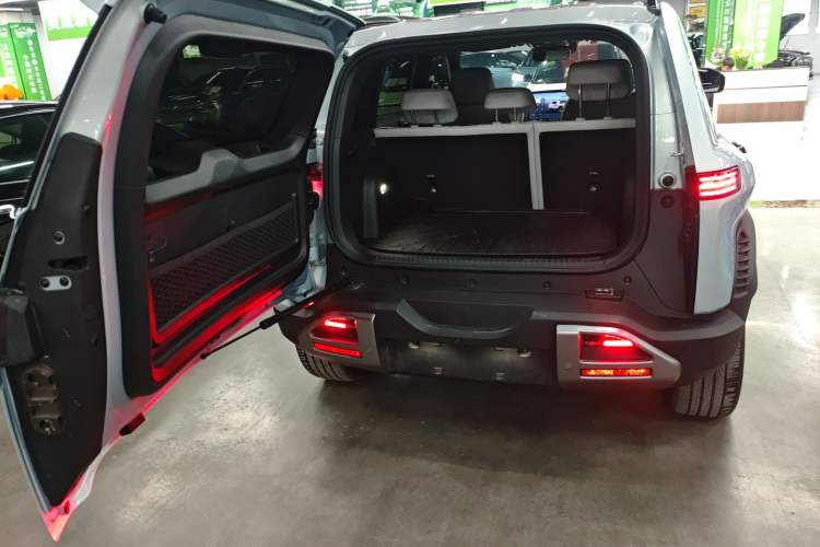 Used Formula Leopard Titanium 3 2025 501KM All-Wheel Drive Intelligent Driving Ultra Version
