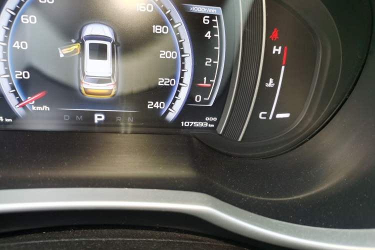 Used Geely Auto Emgrand X7 Sport 2016 1.8TD Automatic All-Wheel-Drive ZhiZun Edition Odometer Close Up