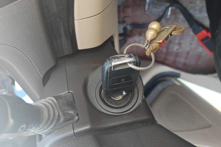 Used Baojun 730 2014 1.5L Manual Luxury Navigation ESP Version 7 Seats